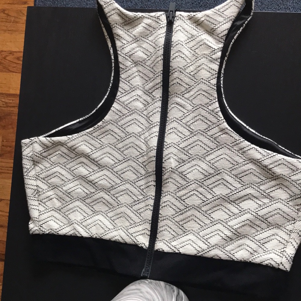 Express Crop top - Picture 3 of 8